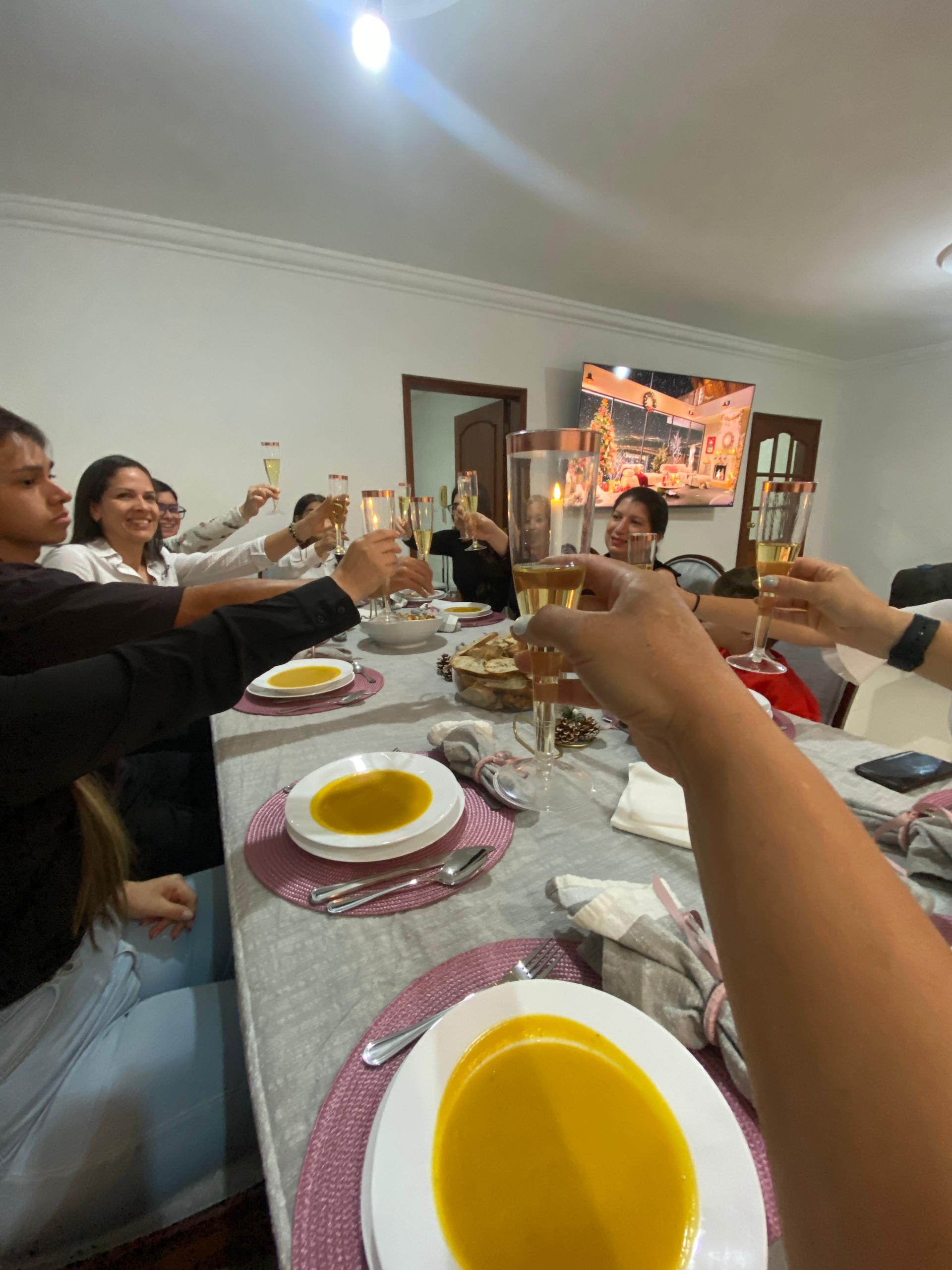 Friendsgiving 2024: Cena de Acción de Gracias